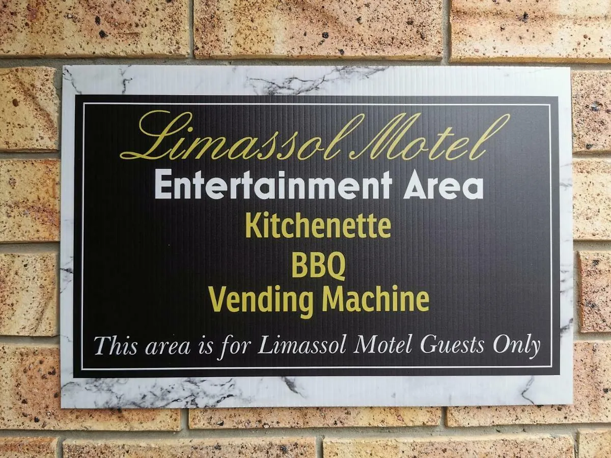 Limassol Motel Gold Coast  Labrador